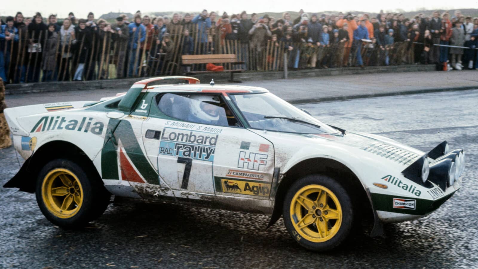 NOVEMBER 27- Sandro Munari : Silvio Maiga, Lancia Stratos HF during the RAC Rally on November 27, 1976. (Photo by LAT Images)