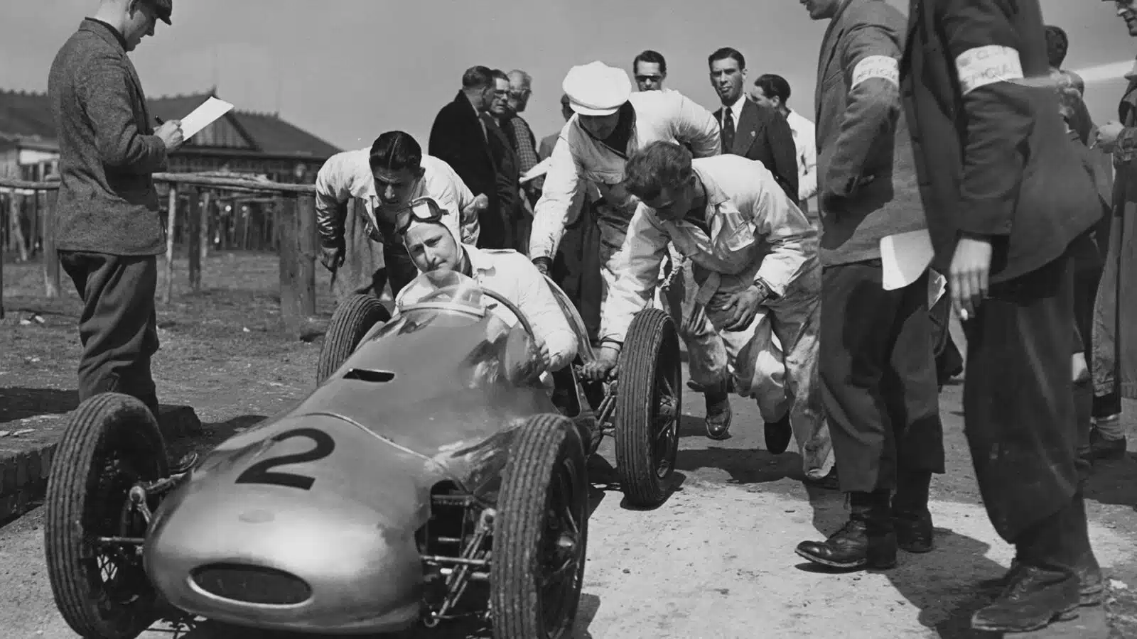 Paul Emery pushed to the grid for the first Brands Hatch car race in 1950