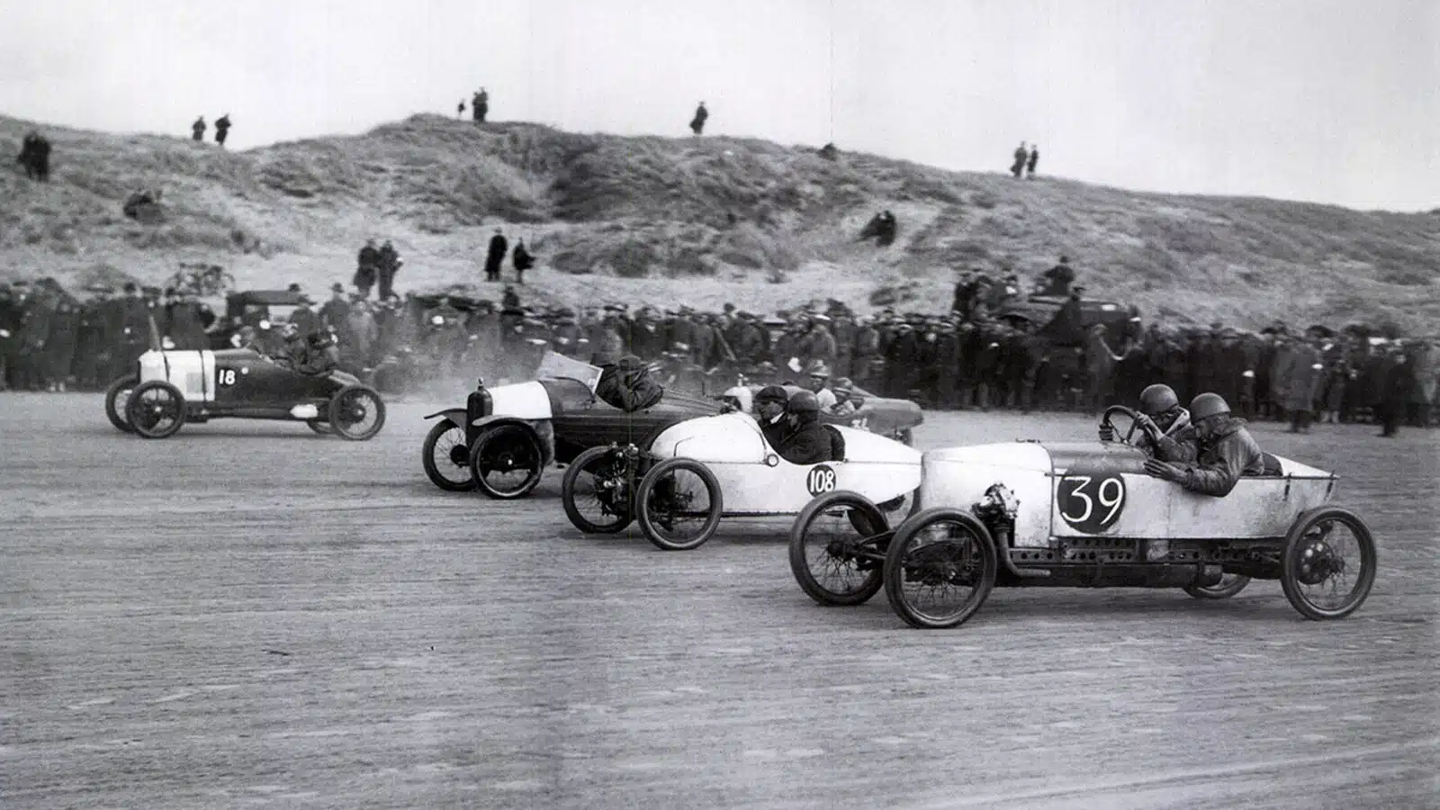 Beach racing on Birkdale Sands in Southport 1926