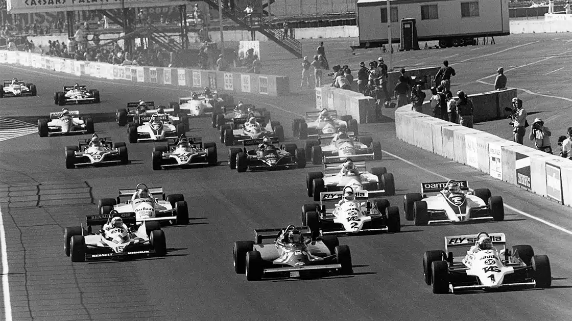 Alan Jones, Gilles Villeneuve, Alain Prost, Williams-Ford FW07C, Ferrari 126CK, Renault RE30, Grand Prix of Caesars Palace, Caesars Palace, Las Vegas, 17 October 1981. Alan Jones in the lead at the start of the 1981 Caesars Palace Grand Prix in Las Vegas. (Photo by Bernard Cahier/Getty Images)