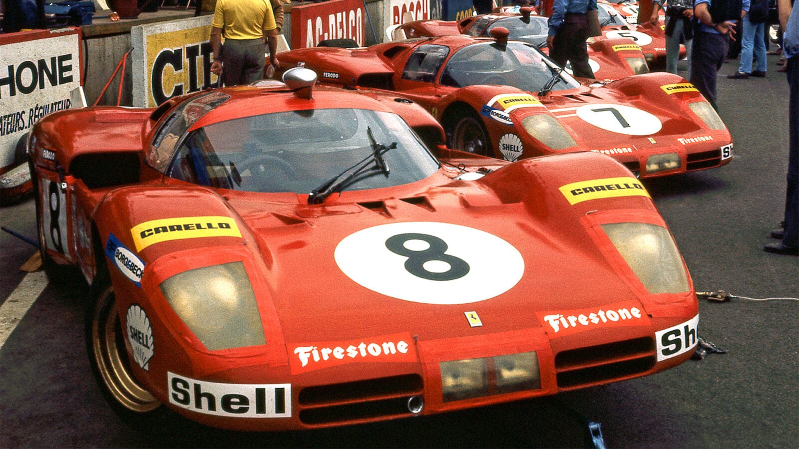 Ferrari 512s lined up at the 1970 le mans 24 hours