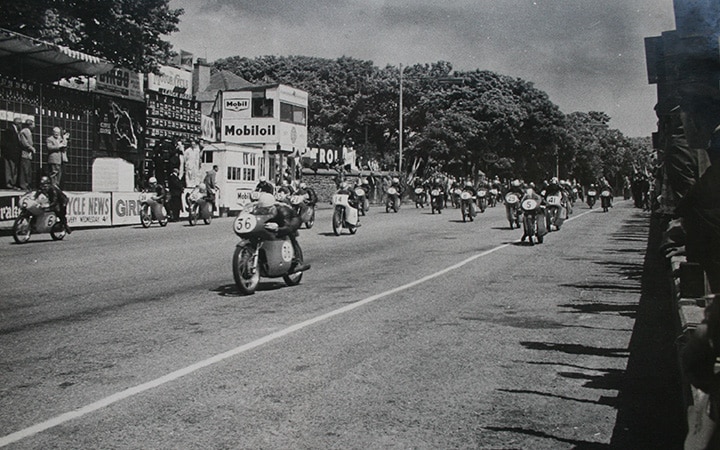 Honda-1959-TT-start.jpg
