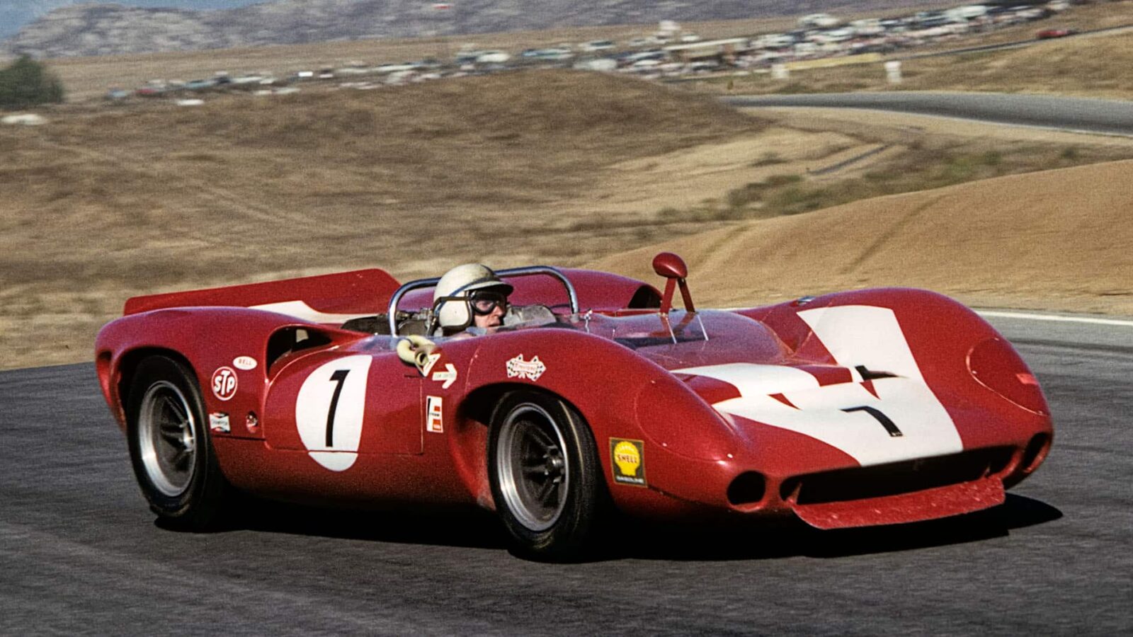 John Surtees, Lola-Chevrolet T70 Mk.2, Los Angeles Times Grand Prix - Can-Am, Riverside, 30 October 1966. (Photo by Bernard Cahier:Getty Images)