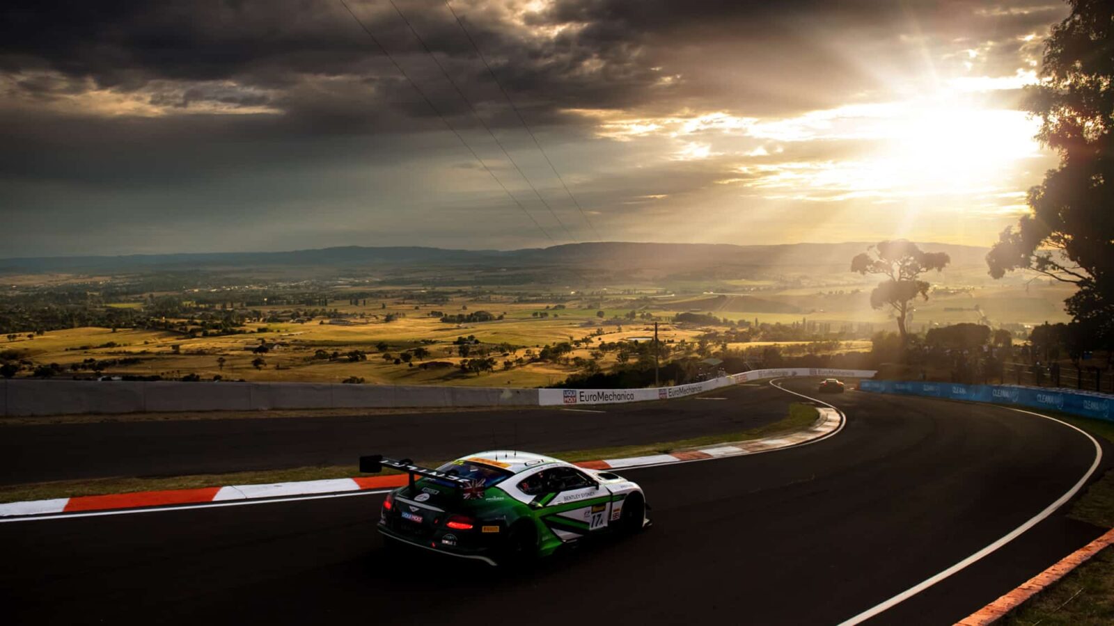 Bentley GT3 in the 2017 Bathurst 12 Hours