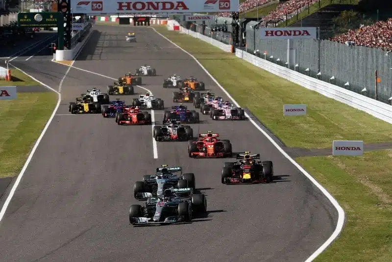 Lewis Hamilton leads the start of the 2018 Japanese Grand Prix