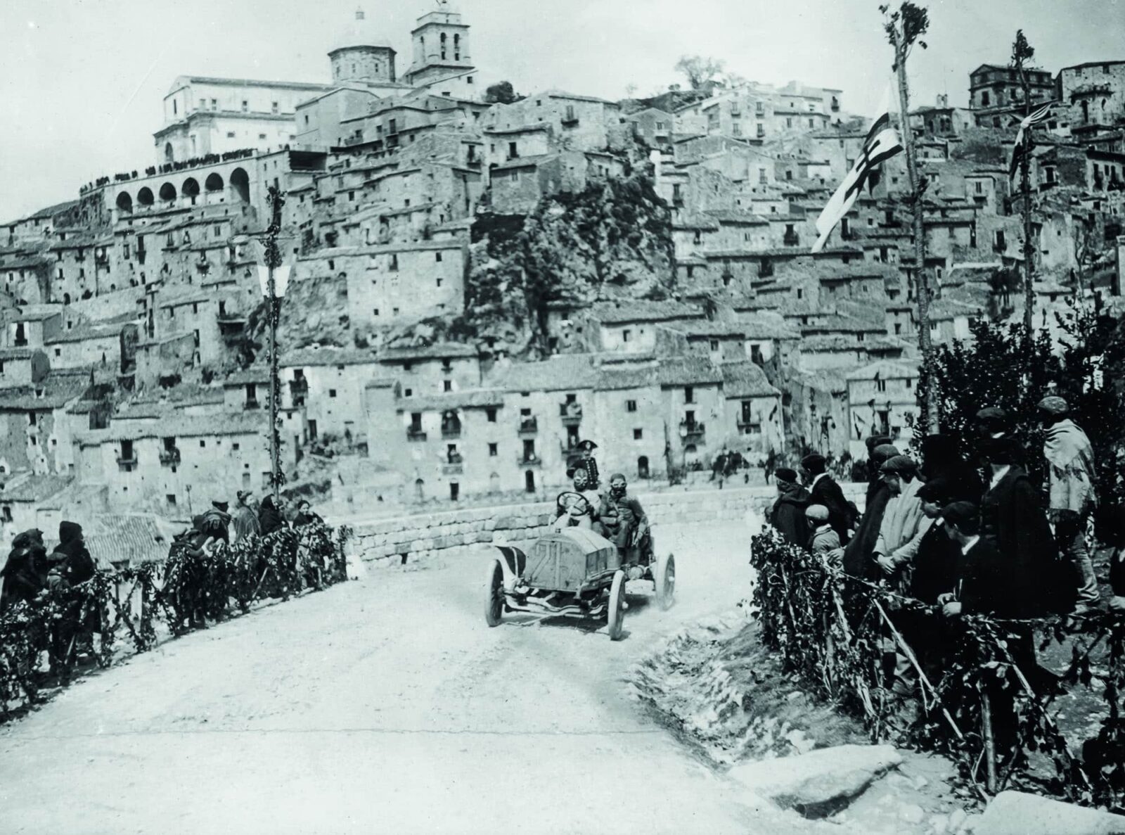 Maurice Fabry in an Itala, in the Targa Florio race, Sicily, 1907.