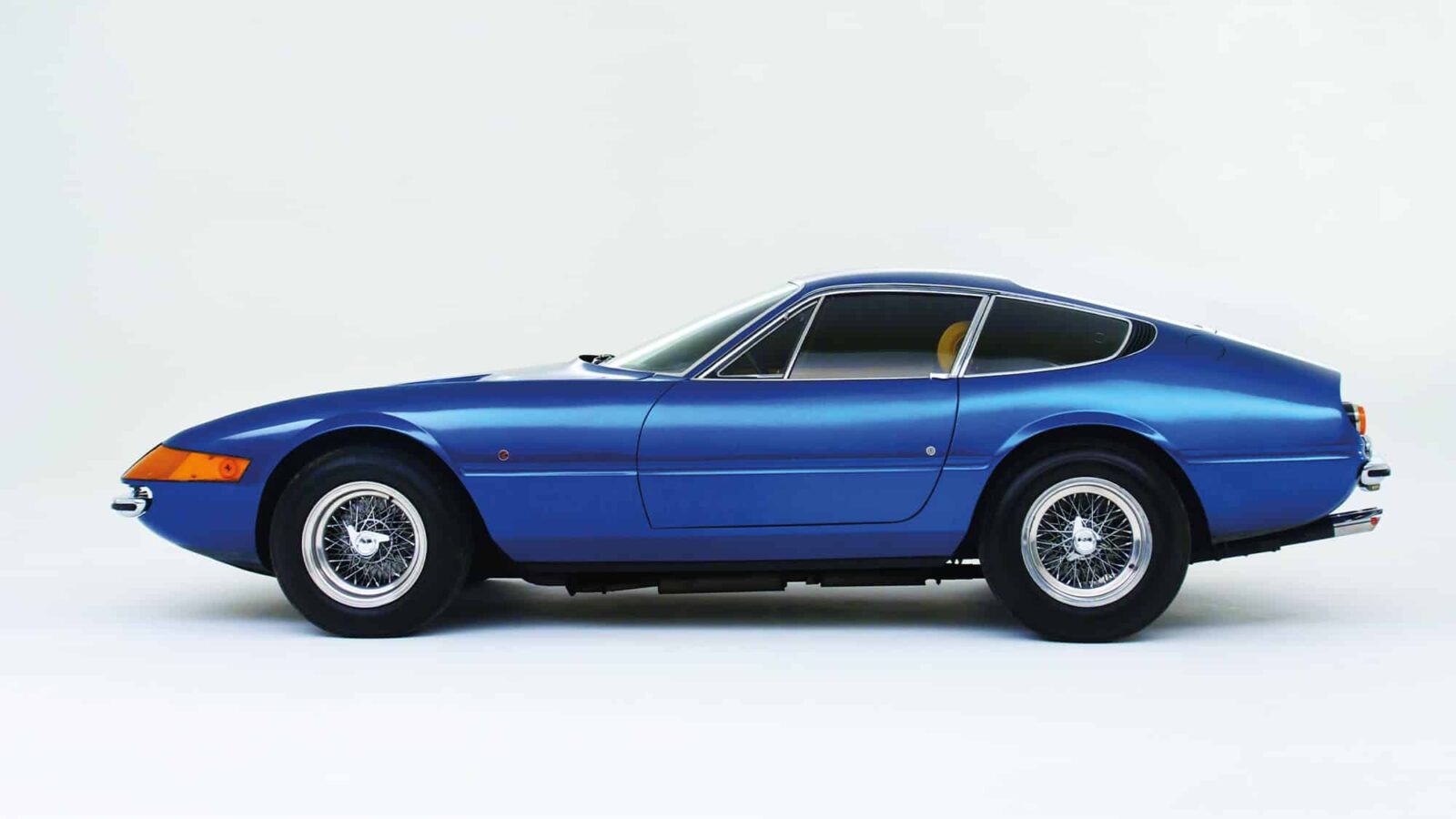 Ferrari Daytona side view