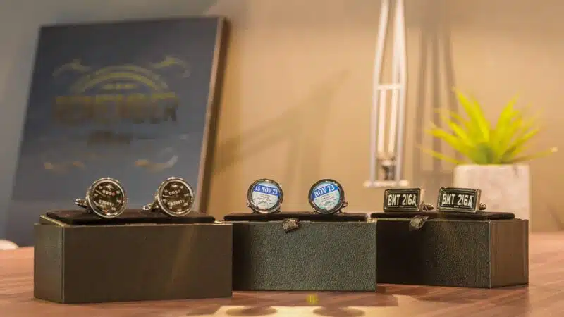 Cufflinks header