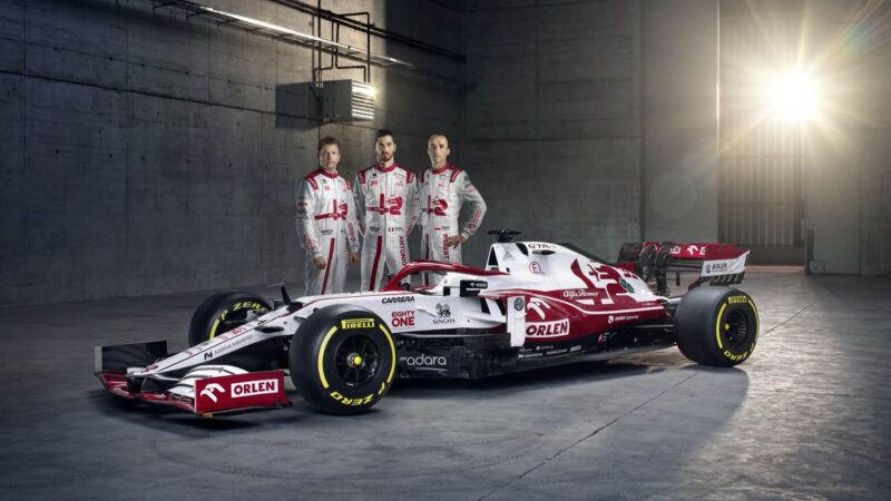 2021 Alfa Romeo team photo