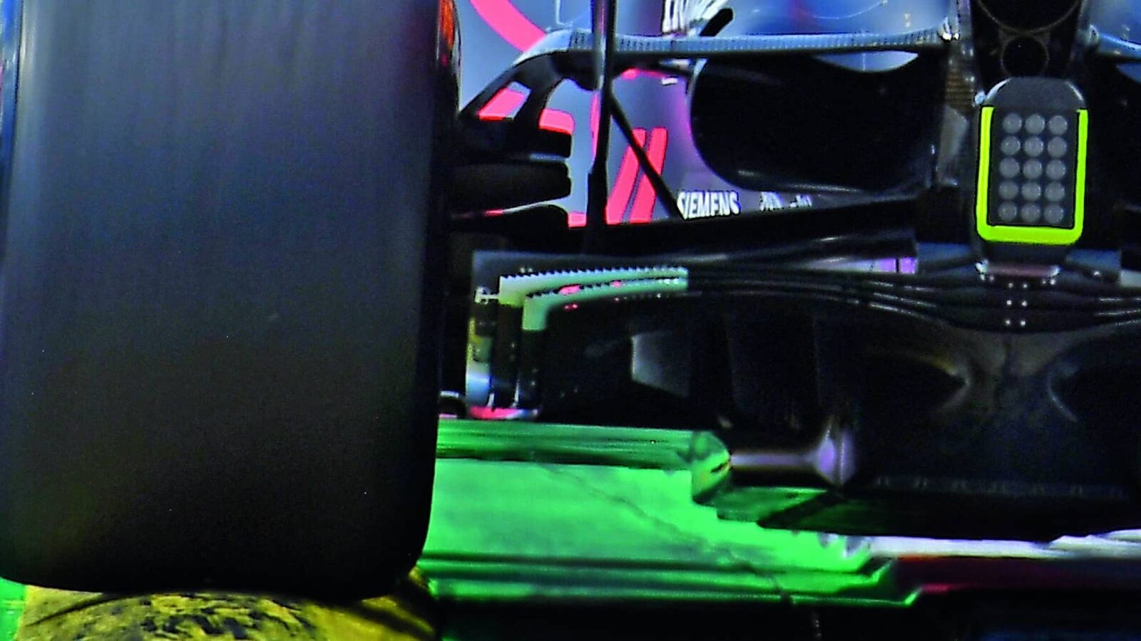 Red-Bull-shark-teeth-diffuser