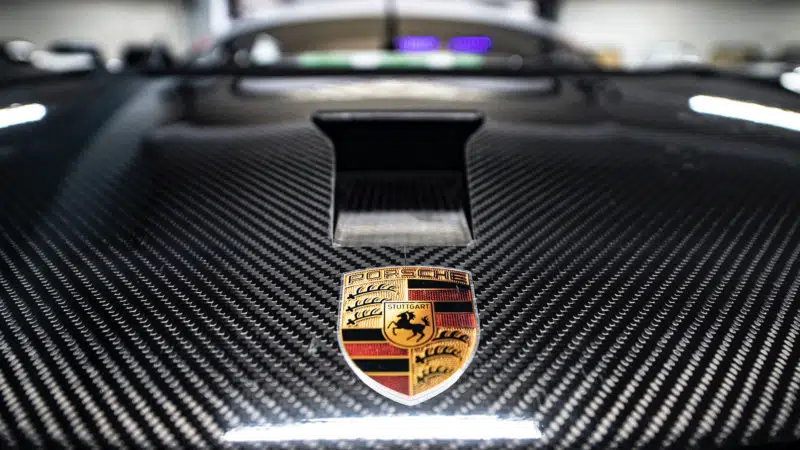 Porsche-badge-on-carbon-fibre