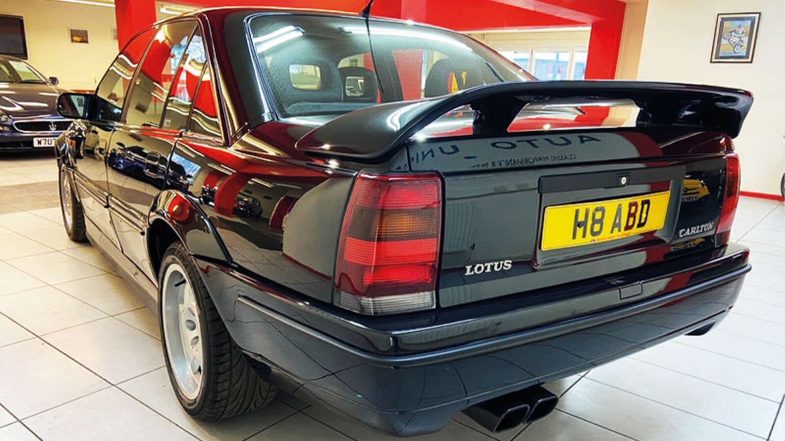 Showroom-1-Lotus-Carlton