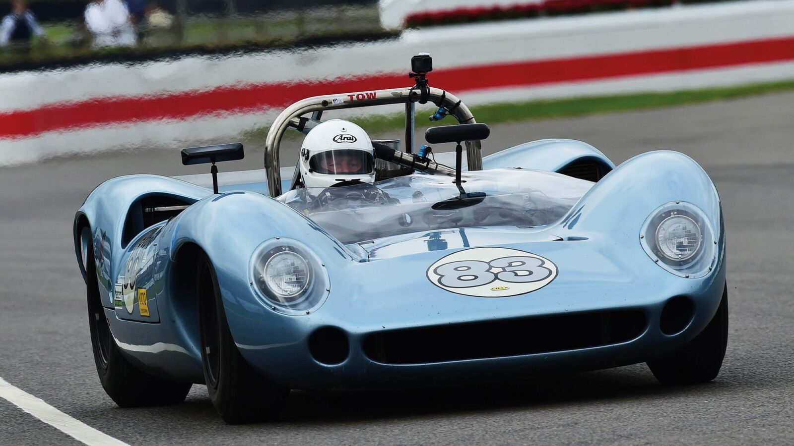Lola T70 in VSCC race