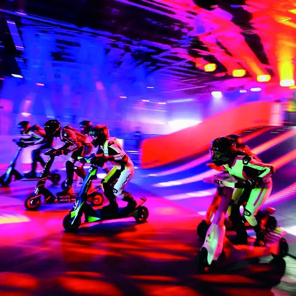 Start of eSkootr race in London 2022