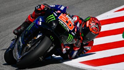 Fabio Quartararo cornering on Yamaha MotoGP bike