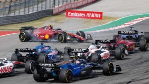 Carlos Sainz spins out at the start of the 2022 US GP
