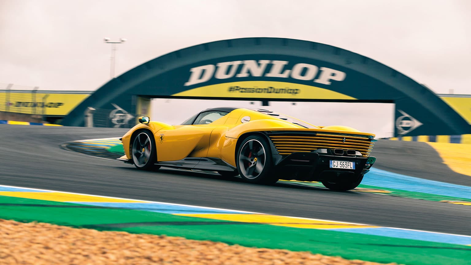 The Daytona SP3 in front of the famous dunlop bridge