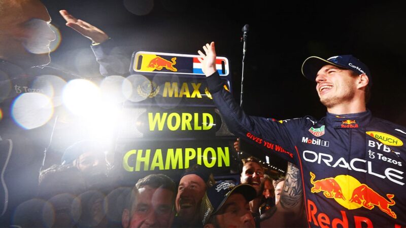 Red-Bull-F1-driver-Max-Verstappen-at-the-2022-Japanese-GP-2