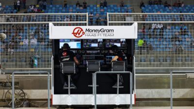 Haas-mini-pitwall-in-2023-F1-testing