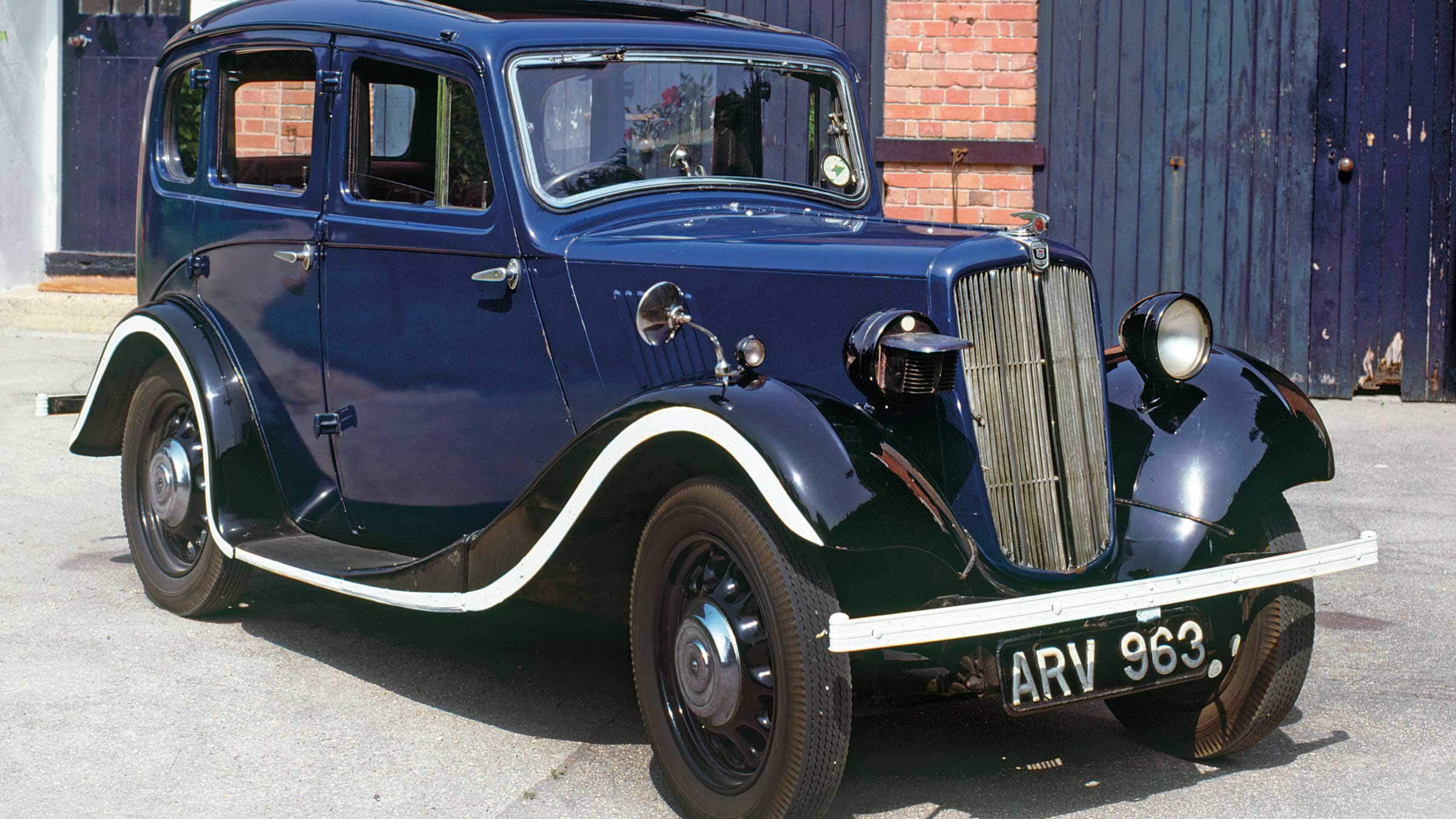 Morris Eight car