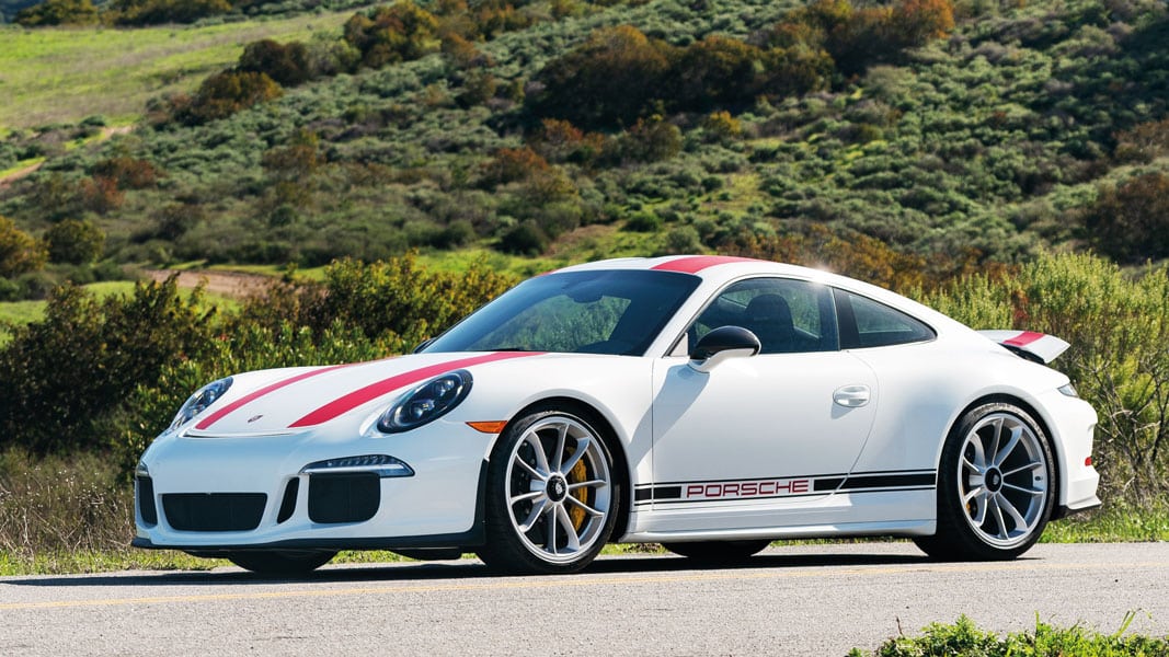 2016-Porsche-911 side