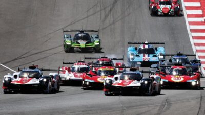 Hypercars bunched up at Le Mans