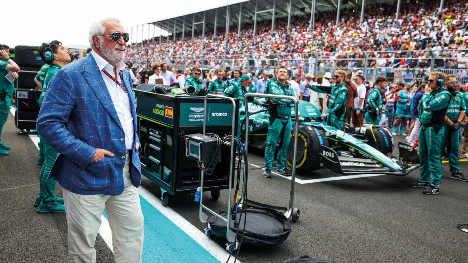 Lawrence Stroll on the F1 grid start with Aston Martin team