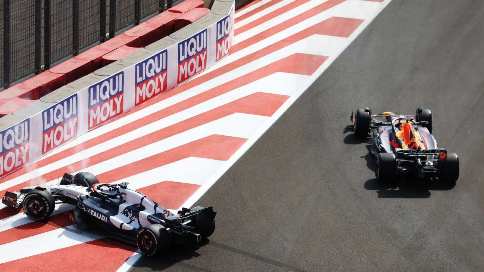 Nyck de Vries’ AlphaTauri is out of the Azerbaijan GP