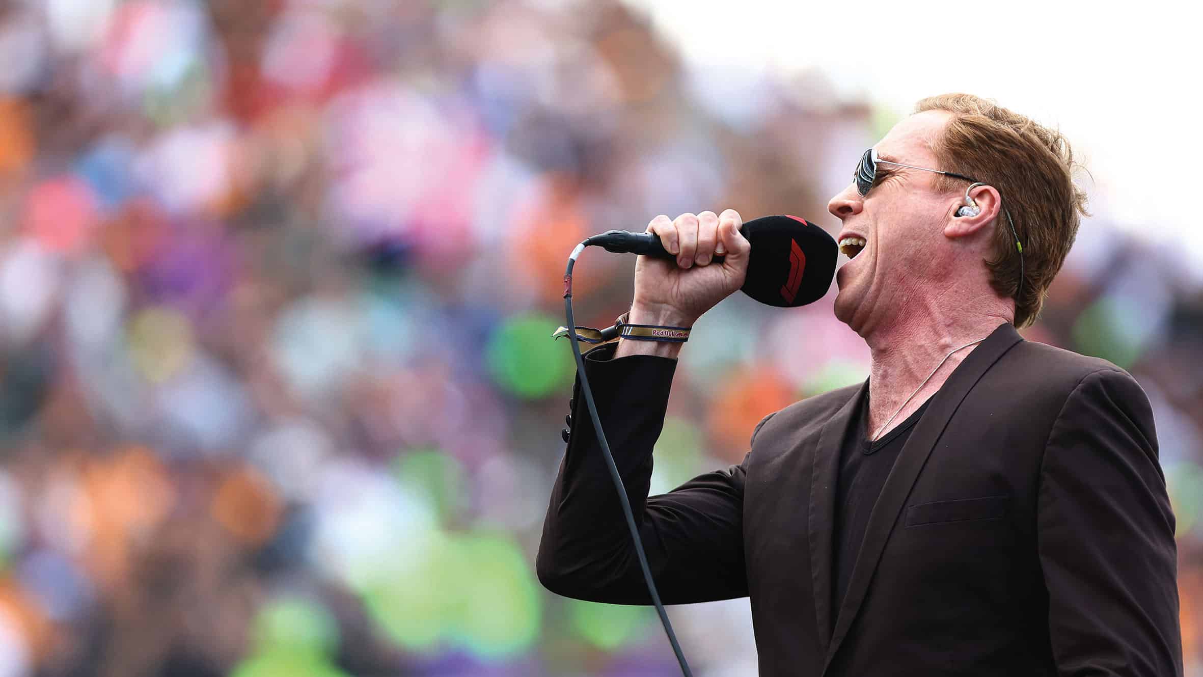 Damian Lewis sings at Silverstone