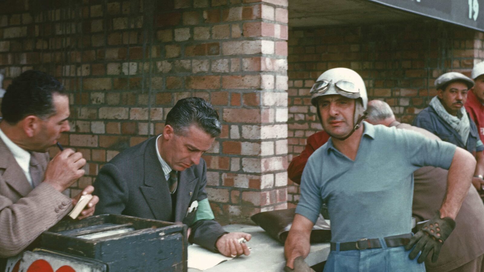 Luigi Villoresi in the Ferrari pits 1953 British GP
