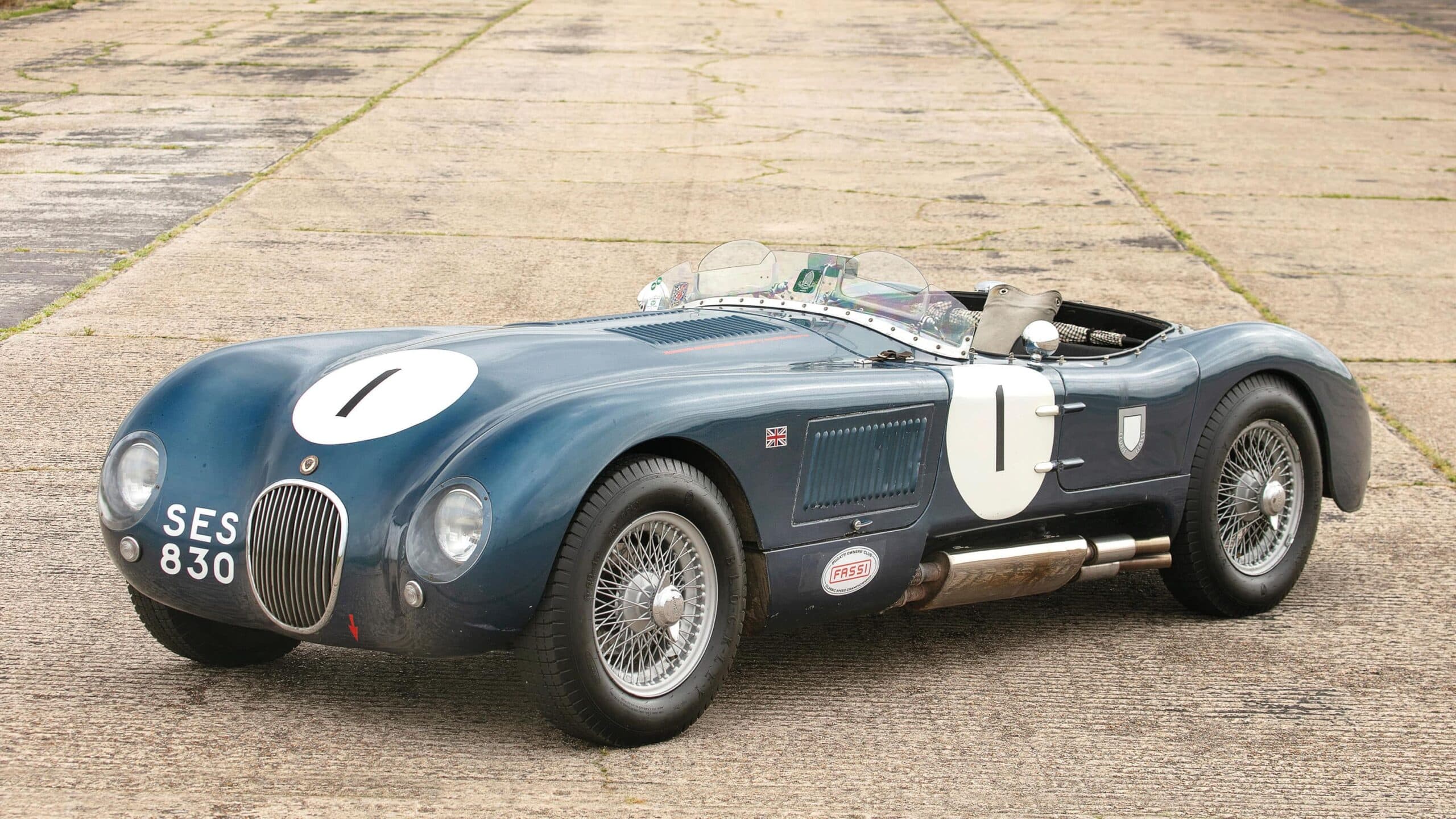 1962:70s Jaguar C-Type replica