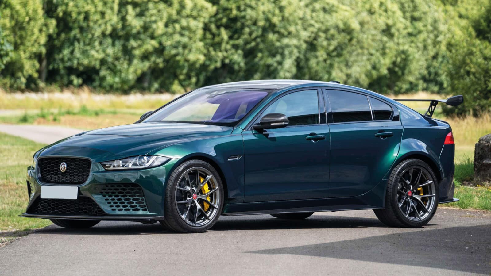 2019 Jaguar XE SV Project 8