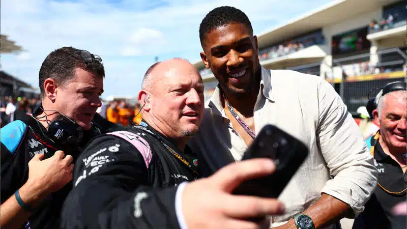 Anthony Joshua takes selfie with Alpine F1 team member