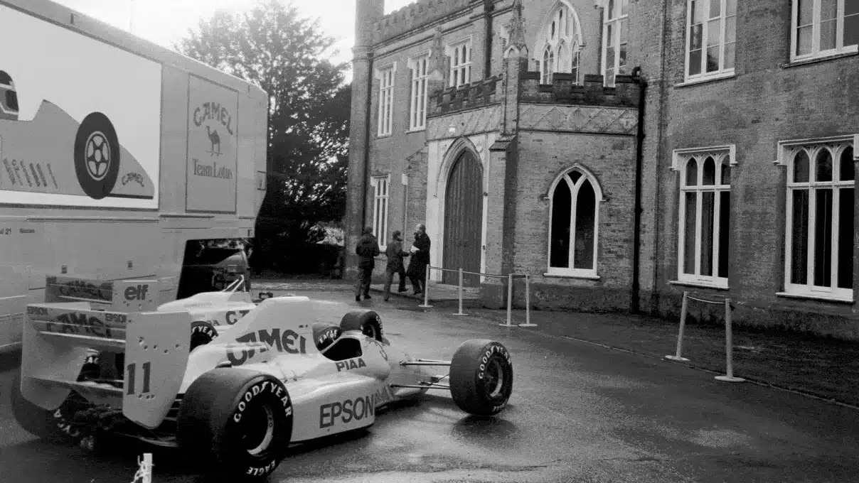 Lotus-102-Ketteringham-Hall-02-90-