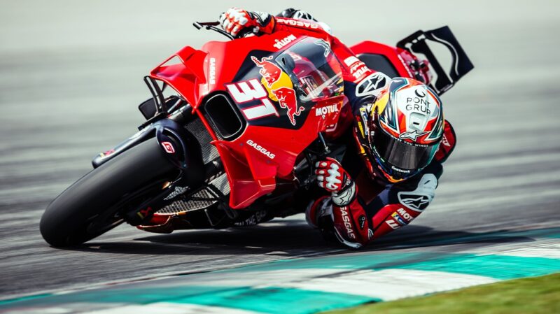 Pedro Acosta cornering on KTM in 2024 MotoGP preseason testing