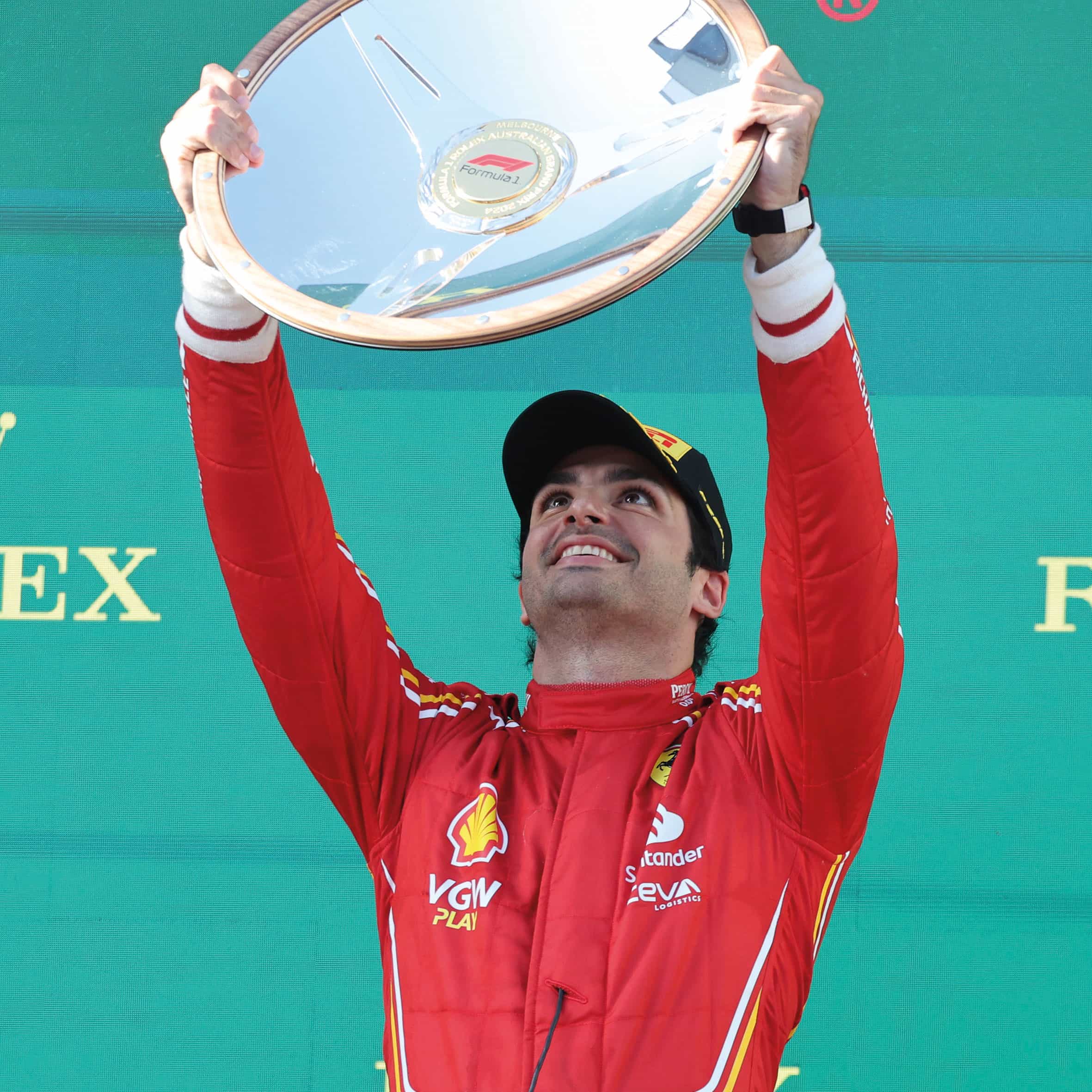 Carlos Sainz celebrates vicotry