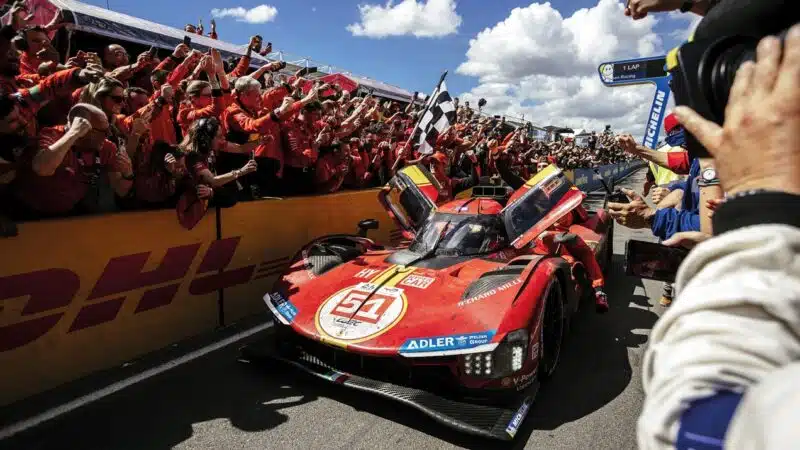 2300364-hypercar-24h-le-mans-race-end