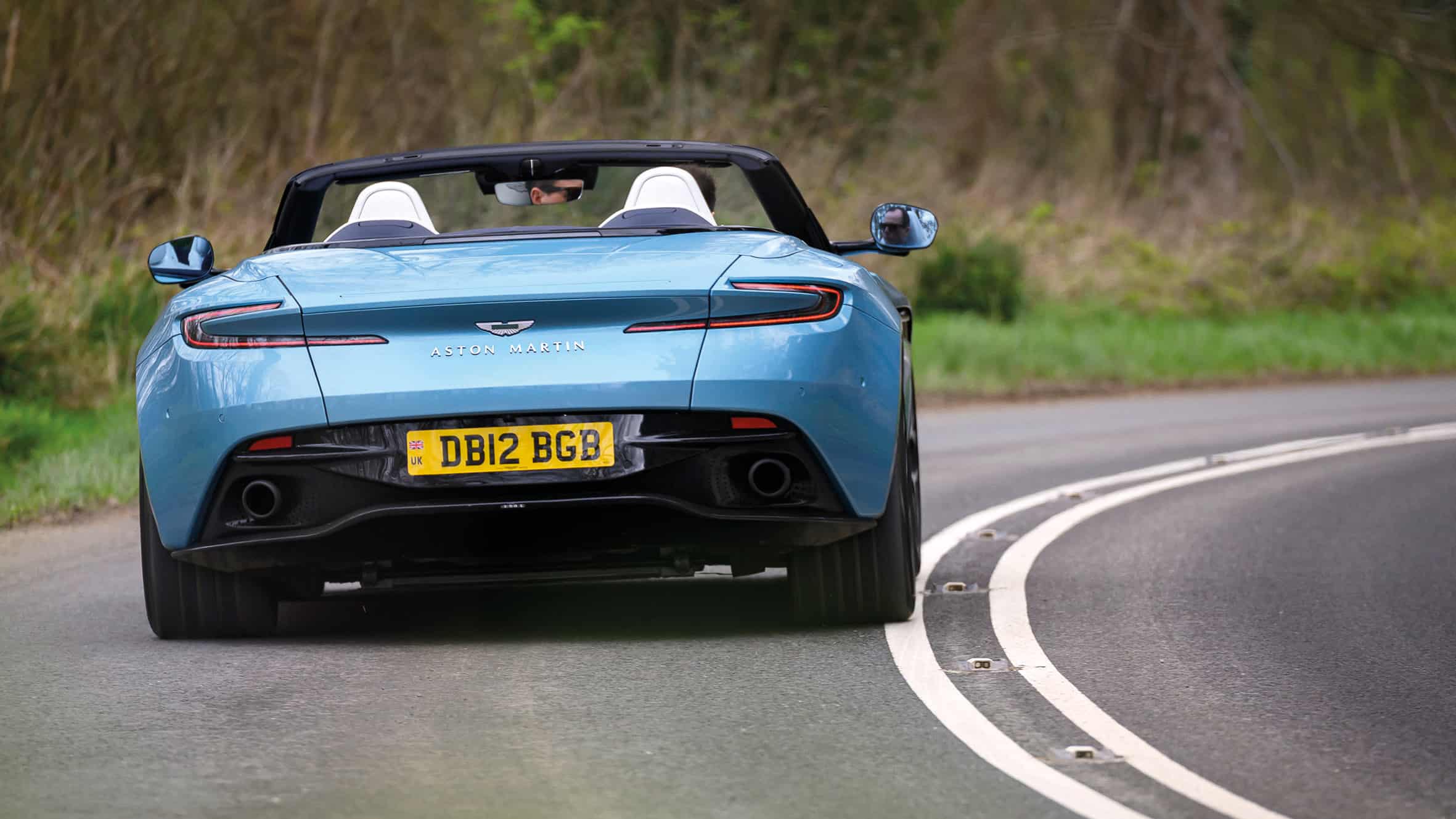 _DB12_Volante_Caribbean_Pearl_097