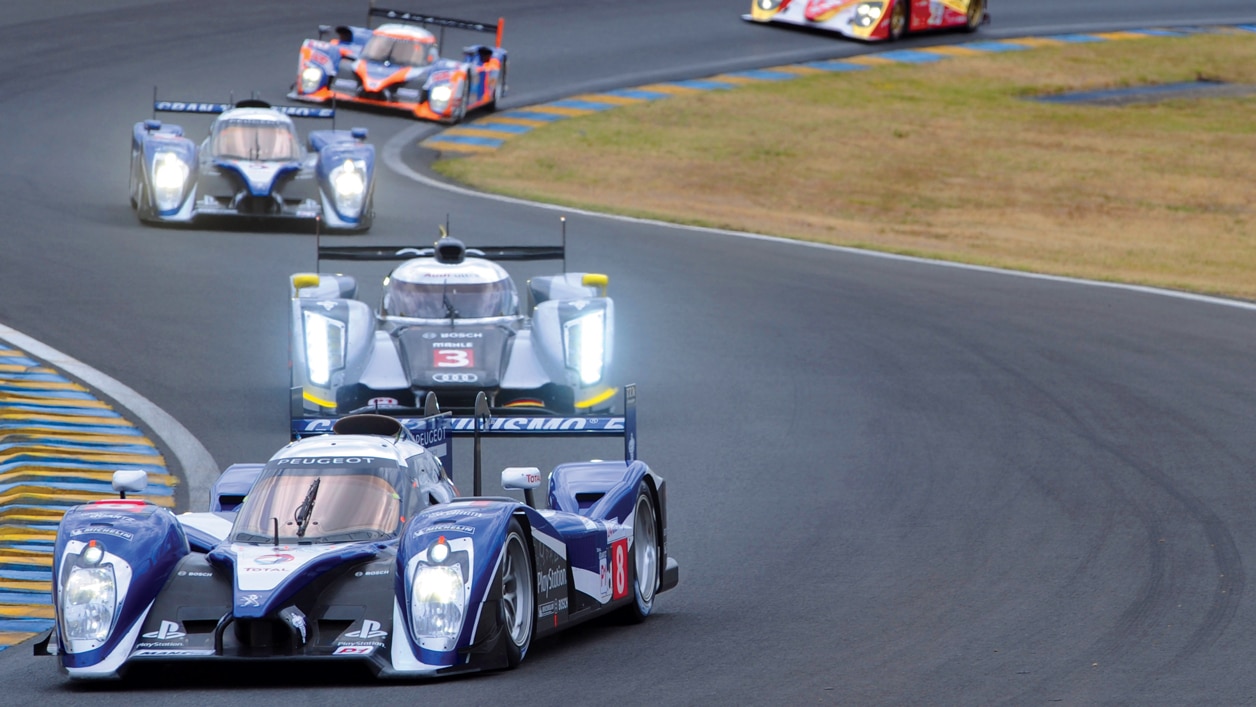 Peugeot 908 in Race