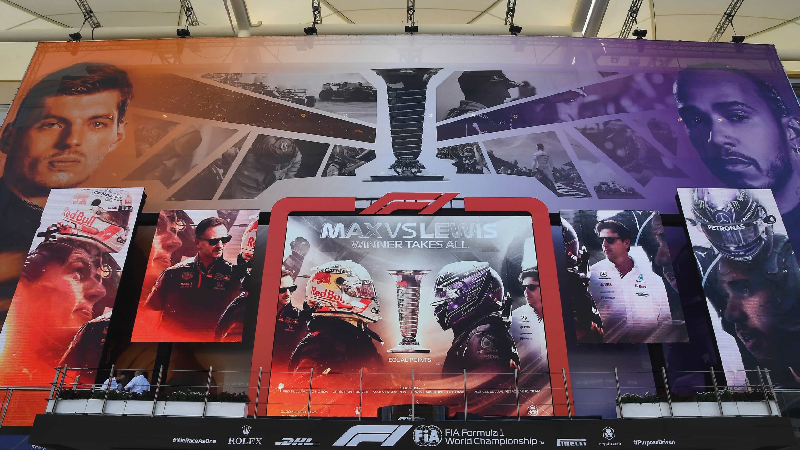 Max Verstappen vs Lewis Hamilton at Abu Dhabi