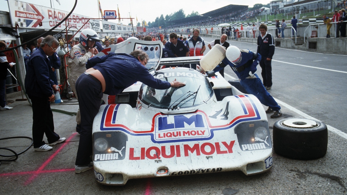 Attention at the 1986 Brands Hatch 1000Kms for the 956 of Bob Wollek and Mauro Baldi