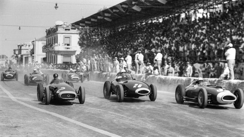 1957 Pescara GP race start