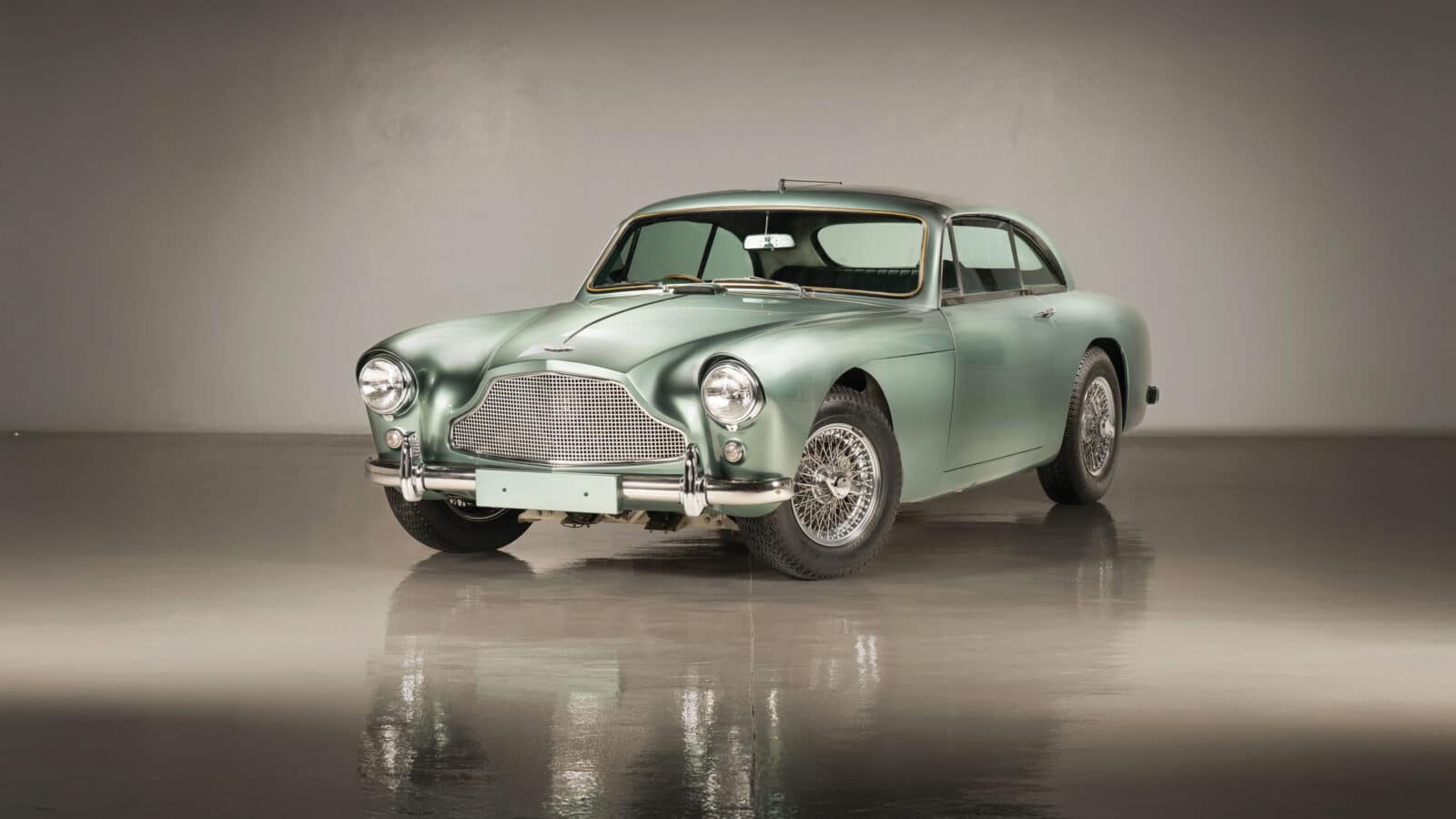1957-Aston-Martin-DB4-Prototype--DP114_2-_1314243