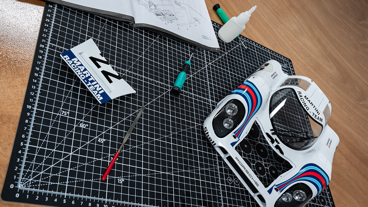 Pocher Porsche 917 on cutting mat