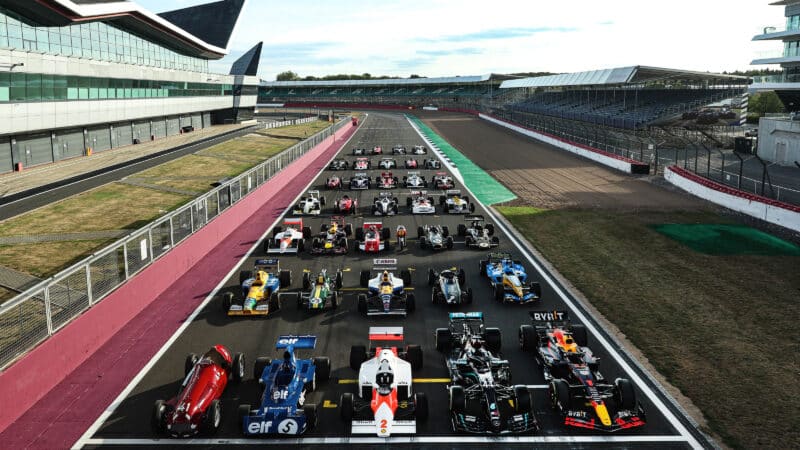 View of classic F1 cars on Silverstone grid