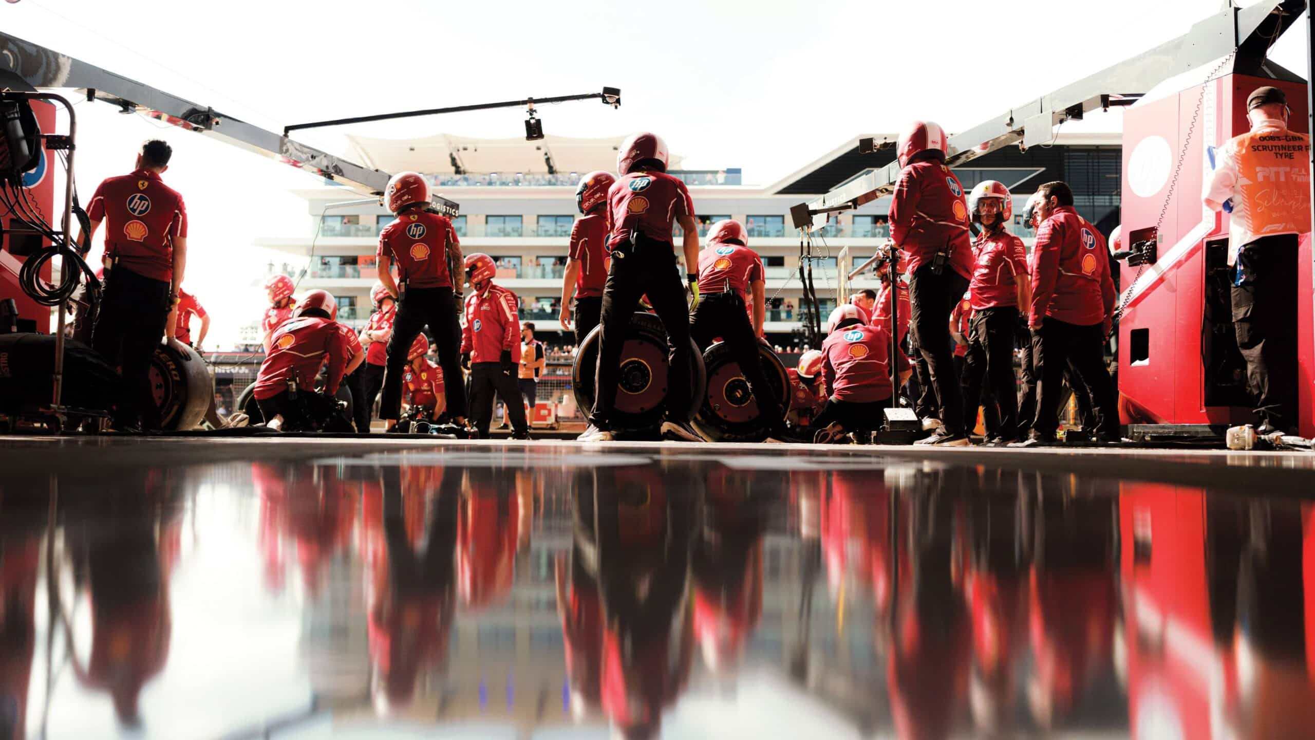 Ferrari Pit crew 2025