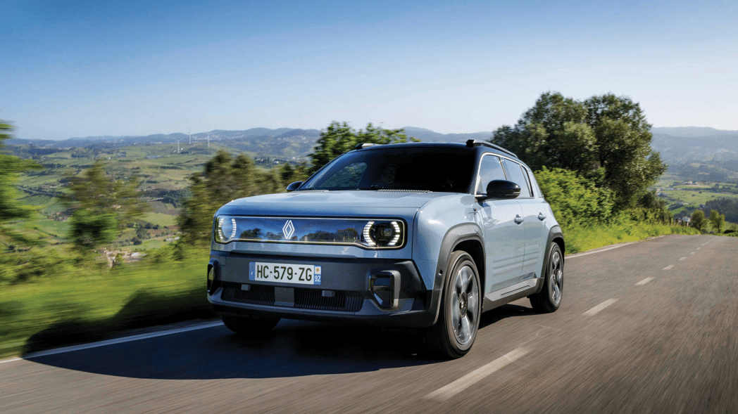 After a break of more than 30 years the Renault 4 is back as a fully electric car – and yes, the losange logo lights up