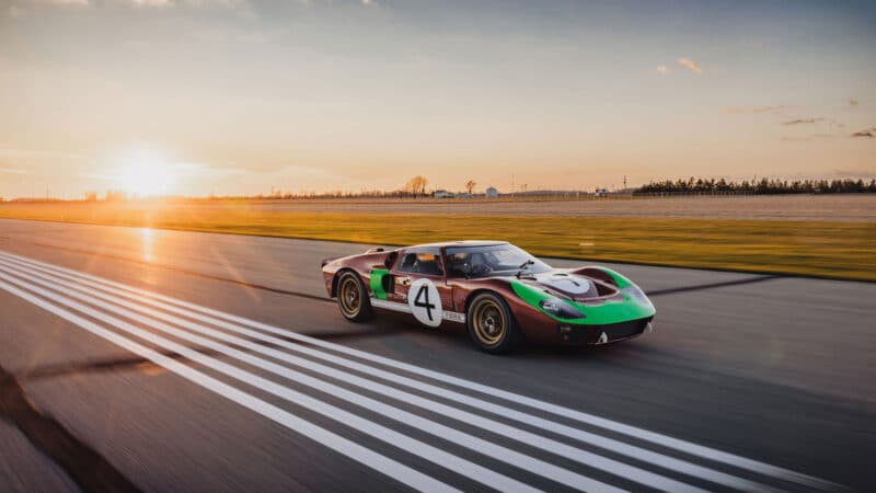 1966-Ford-GT40-Mk-II_1292271