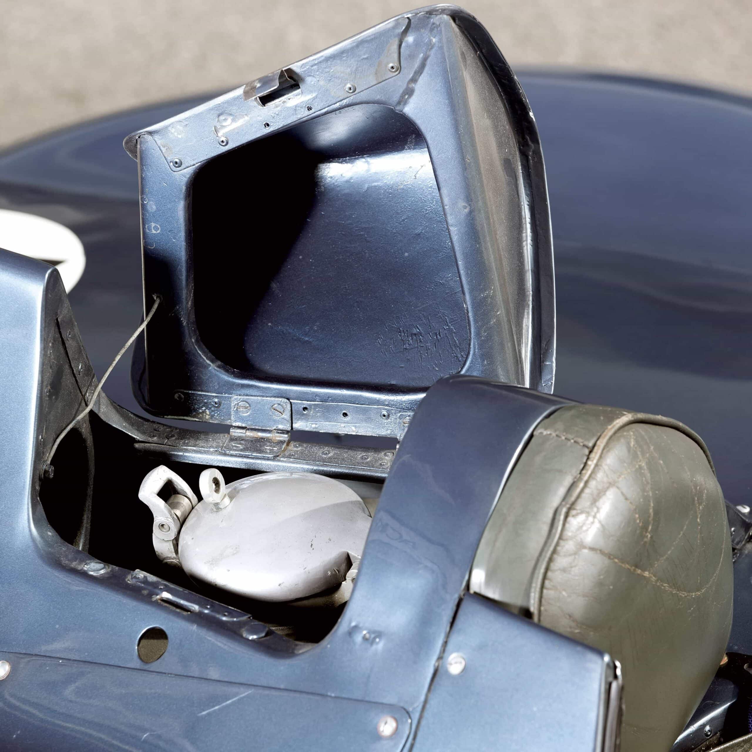Jaguar-D-type-603 petrol