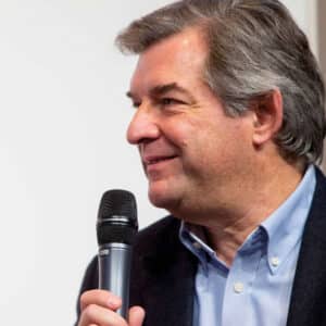 Sergio Rinland on the mic